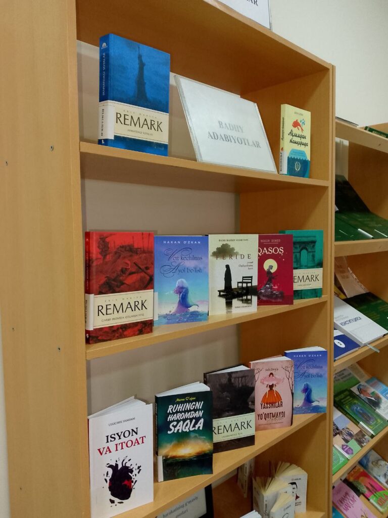 📚 “Badiiy adabiyotlar” kitob ko‘rgazmasi photo 2026 01 23 11 57 49 (3)