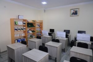 Allabergenova 60 mingdan ortiq kitob fondiga ega Axborot-kutubxona markazida bo‘ldi file 745