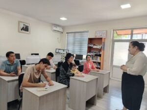 “Mustaqillik – yoshlar kelajagining mustahkam poydevori” mavzusida davra suhbati tashkil etildi. file 896